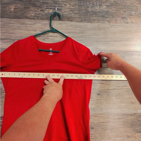 Lands' End Vivid Red Women's Short Sleeve Tee - Picture 4 of 5